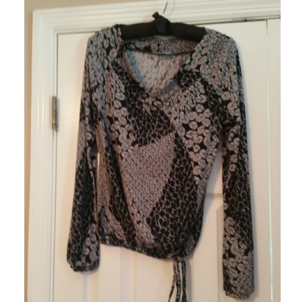 Worthington top, Small, Black and gray
